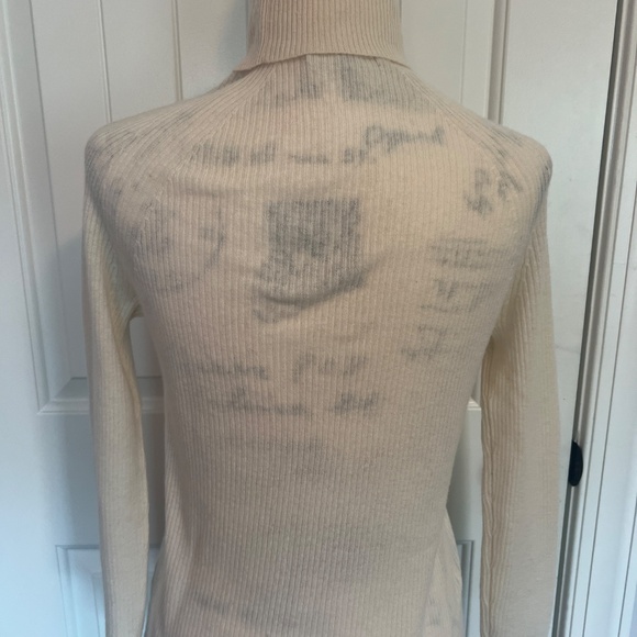 Neiman Marcus ~Cashmere Sweater Size M - Picture 2 of 6